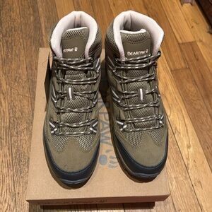 Brand New Bearpaw Hiking Boots Size 11